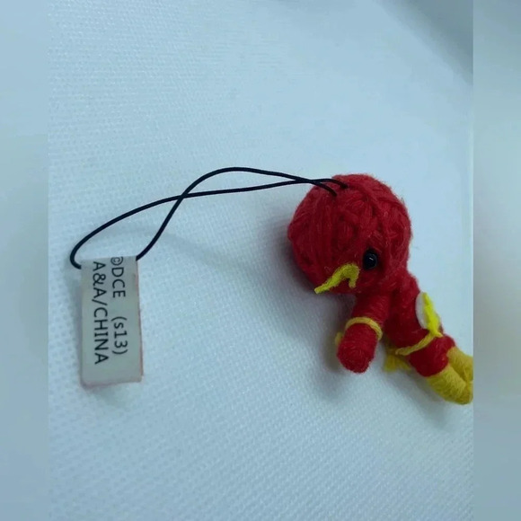 DC Comics - Batman & The Flash String Doll Keychain Voodoo Charm Figure - Picture 5 of 9